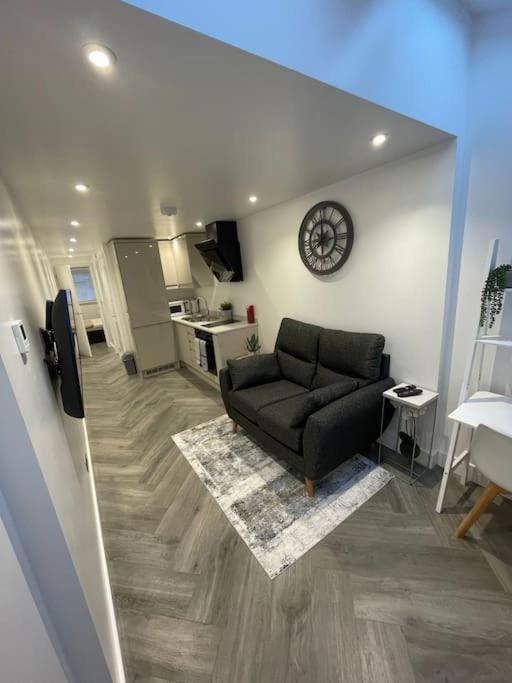 Stylish & Cosy 1 Bed Apartment Swindon Exterior foto