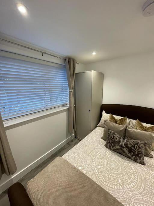 Stylish & Cosy 1 Bed Apartment Swindon Exterior foto